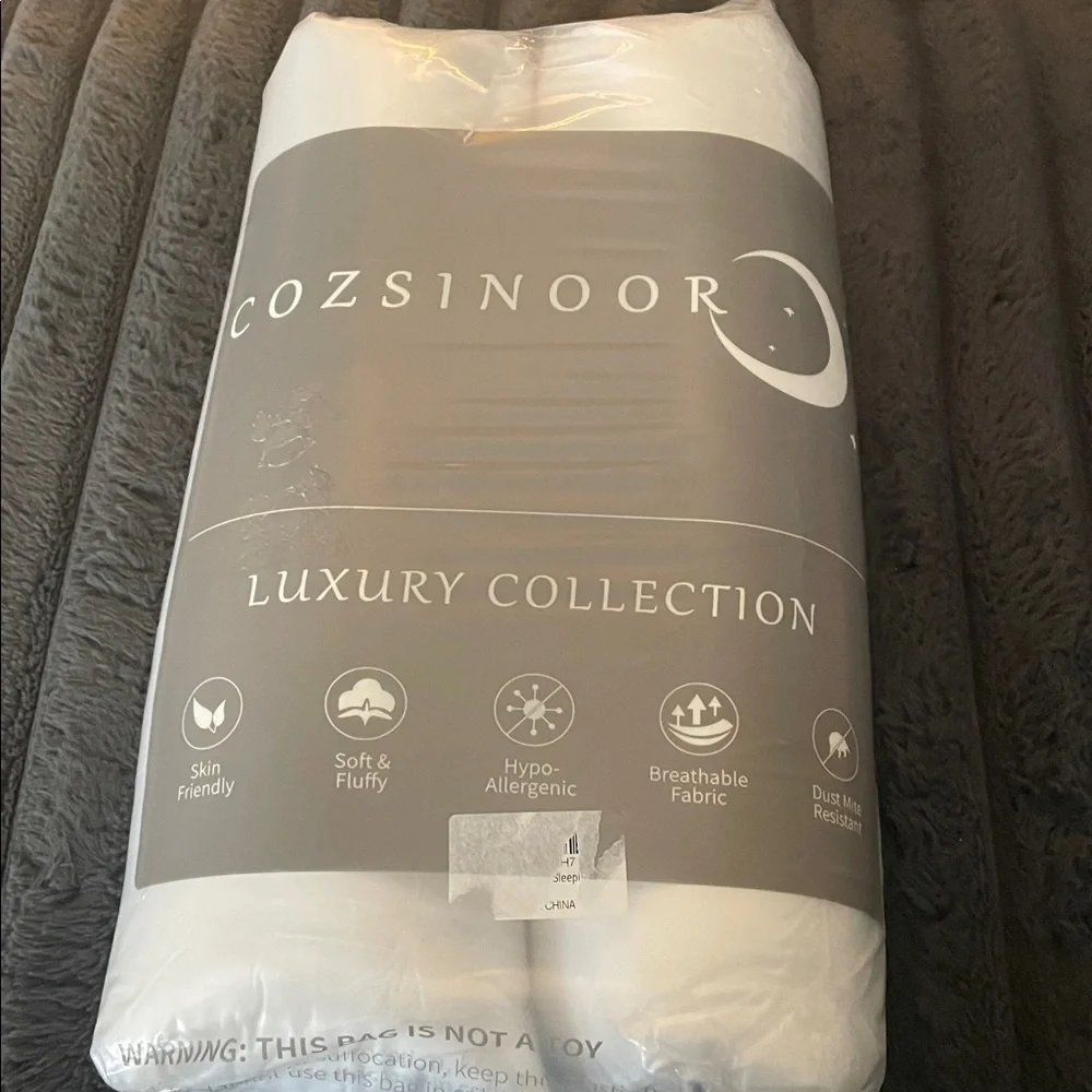 Luxury Queen Bed Pillow set of 2 Nwt